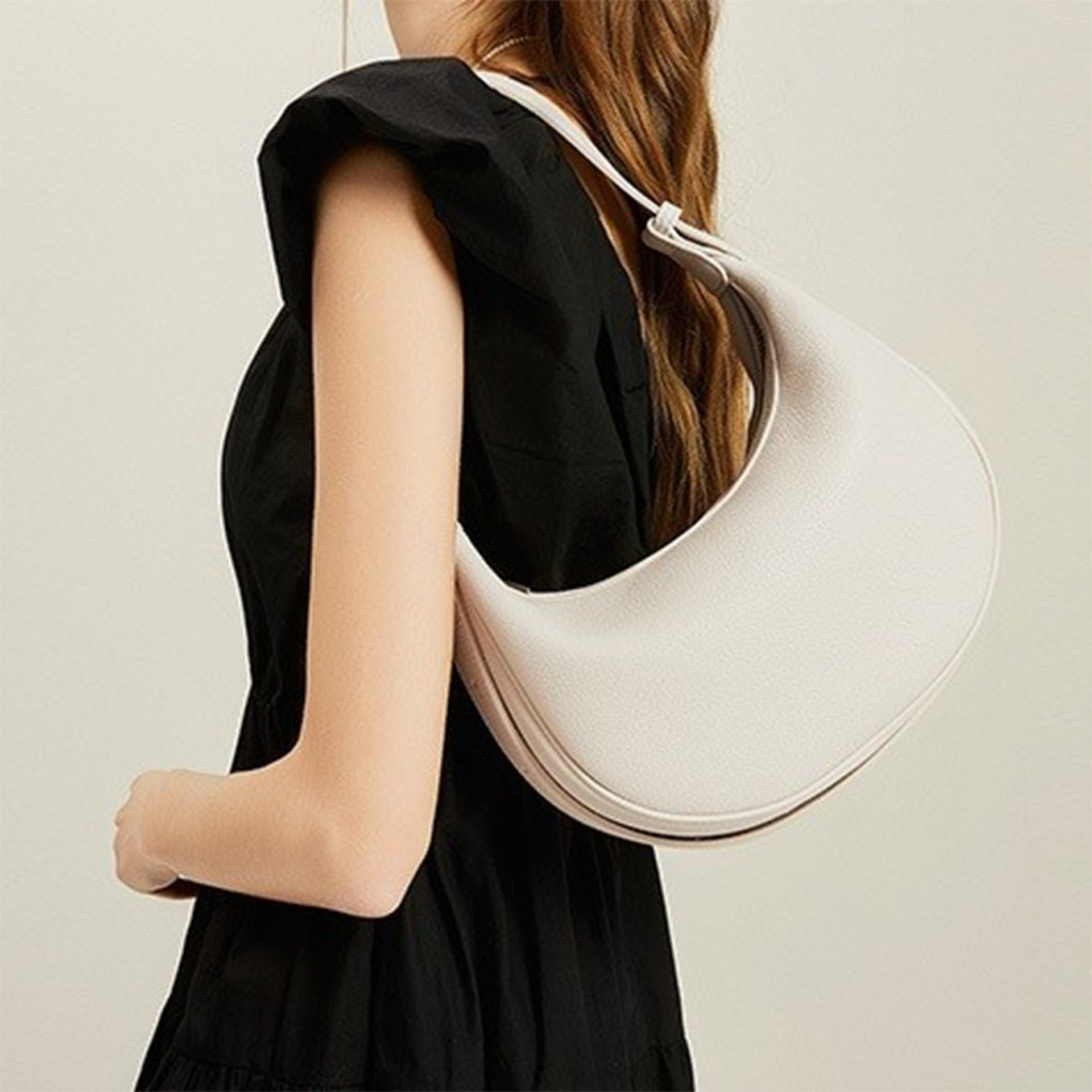 FOXER Brand PU Leather Women's - Half Moon Crescent 리뷰 및 가격