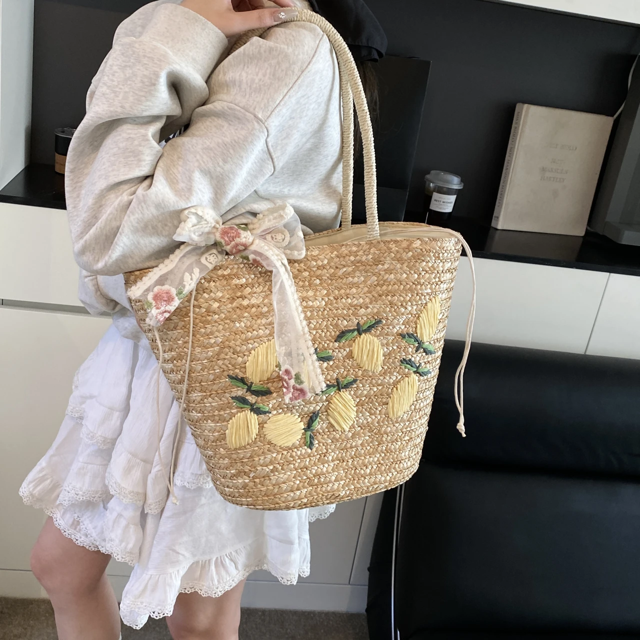 Large Capacity Beach Shoulder  - Woven Straw Bag 리뷰 및 가격