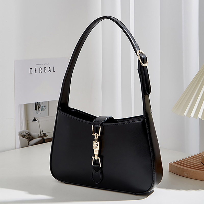 Trendy and Fashionable Crescen - Half Moon Crescent 리뷰 및 가격
