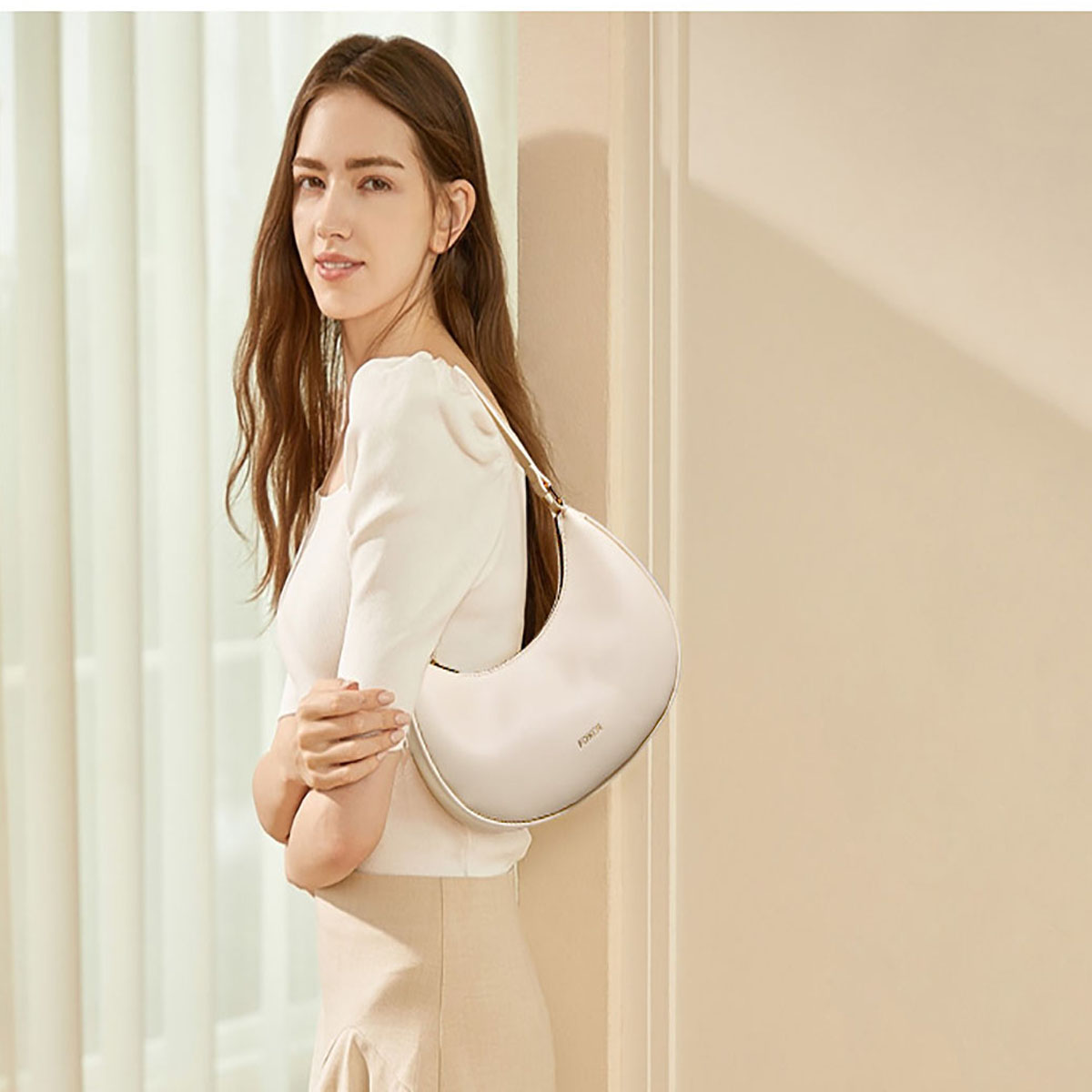 FOXER 2026 Spring Summer New W - Half Moon Crescent 리뷰 및 가격